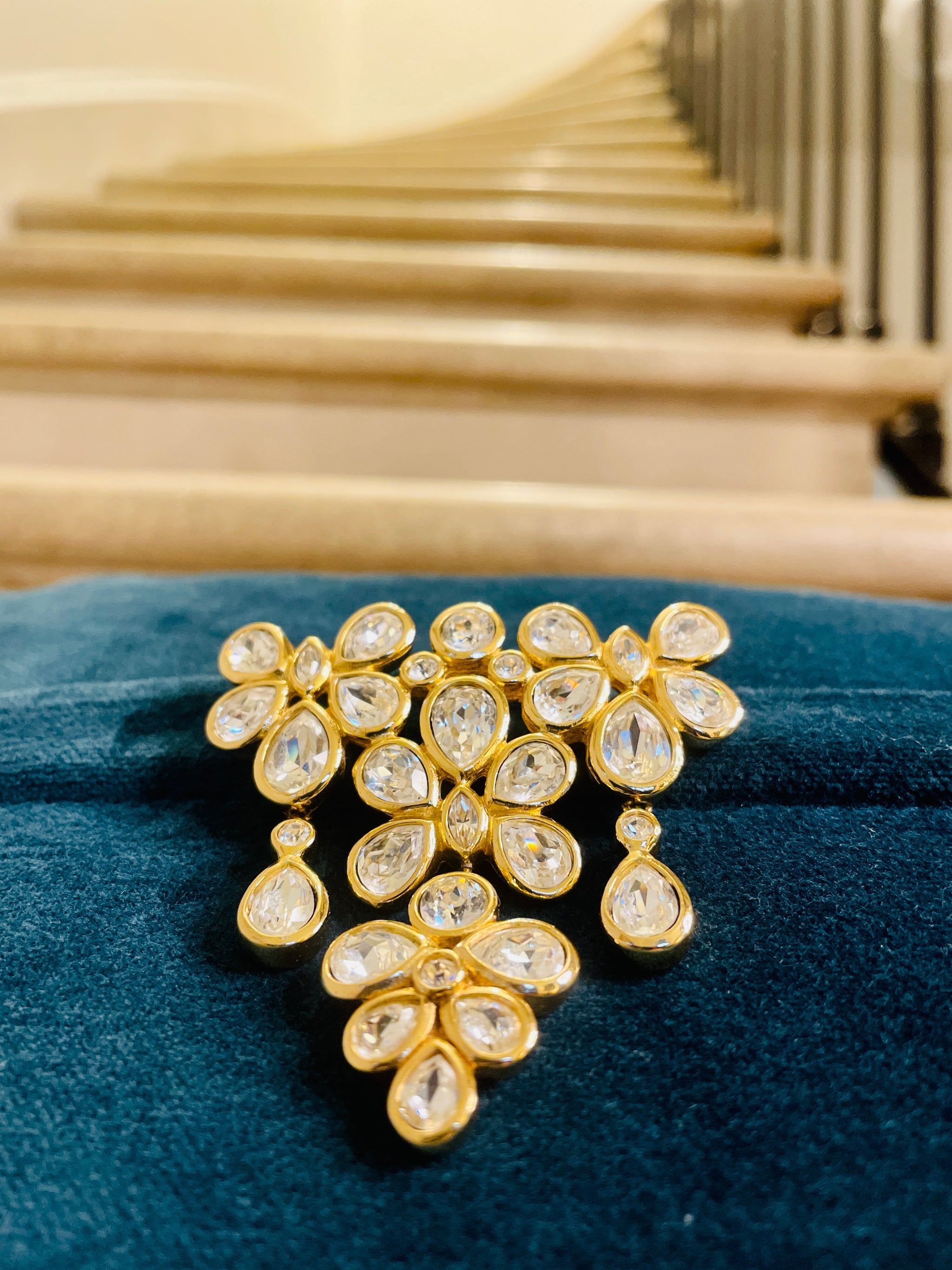 Broche Vintage Argentée Avec Strass - Occasion Bon état - Accessoire Rétro