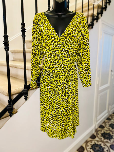 Robe portefeuille à l'imprimé léopard vert anis